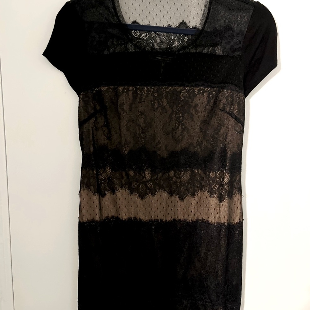 BCBG MAXAZRIA - Lace Detailed Dress